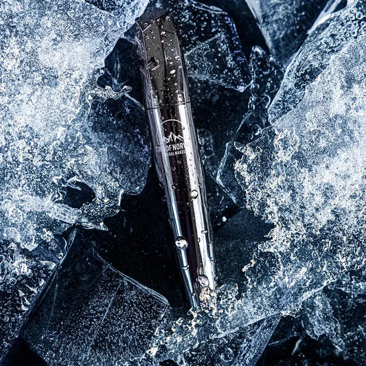 BERGEN waterproof volume mascara fra Tind of Norway i fargen sort