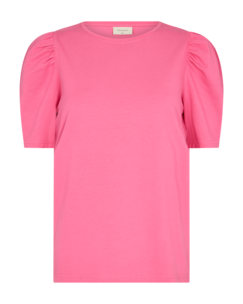 T-shirt med puffermer i mykt bomull fra freequent. Fargen Carmine rose.
